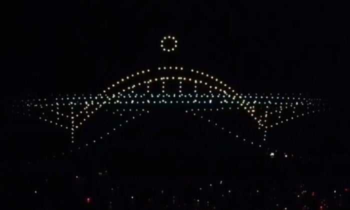An image from an NLDS drone show featuring a bridge landmark formation.